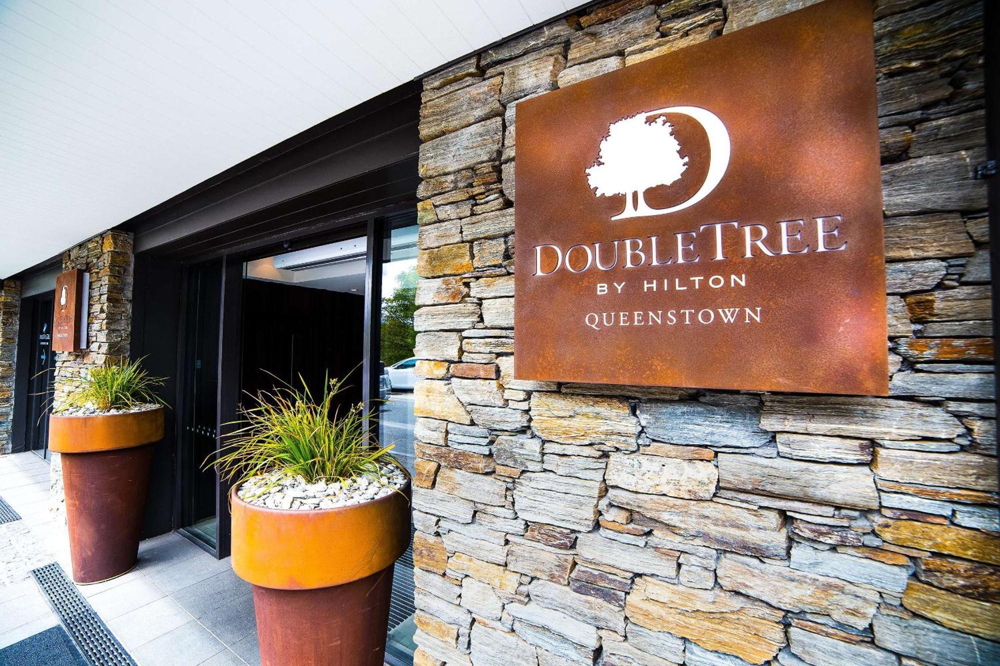 Doubletree By Hilton Queenstown Exteriör bild